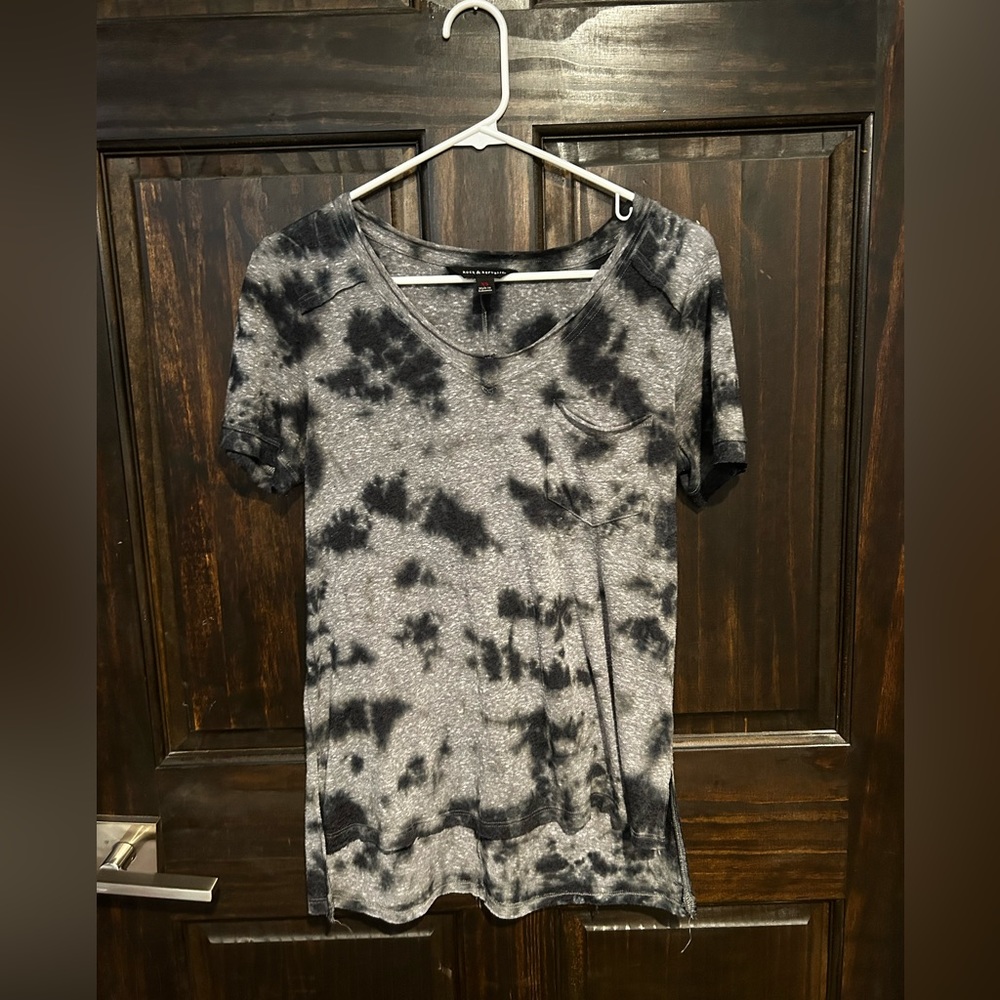 Women’s xs grey tie-dye t-shirt with pocket